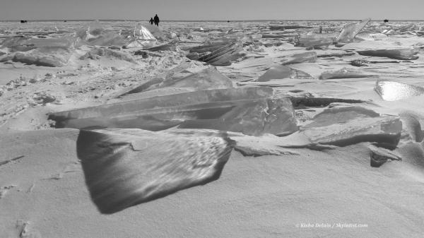 Black and white caustics